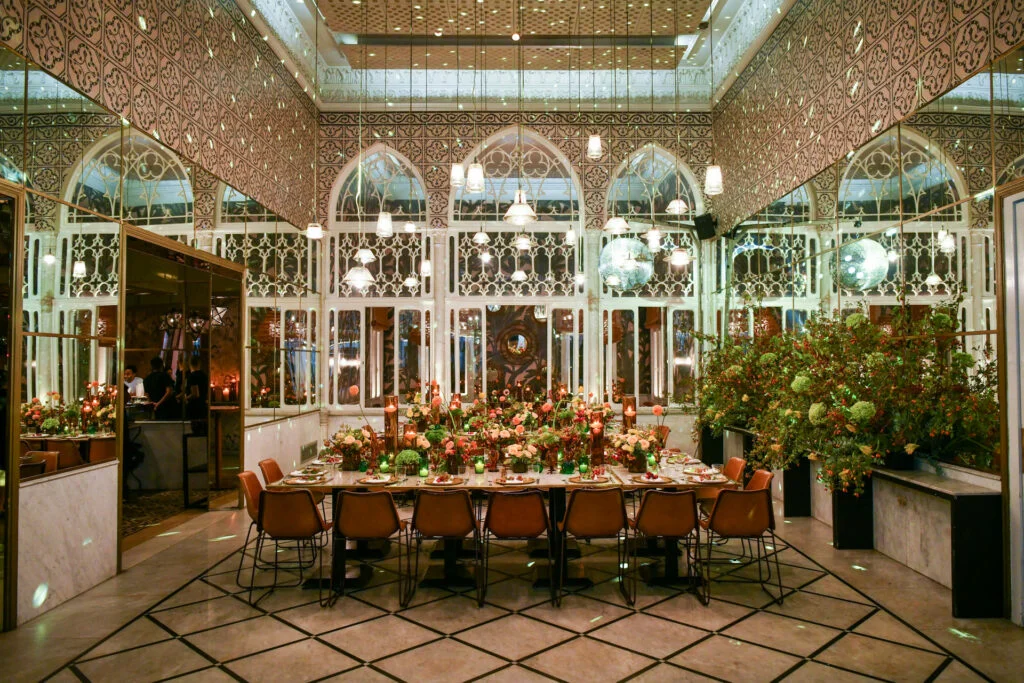 تعري في مطعم ليزا بيروت