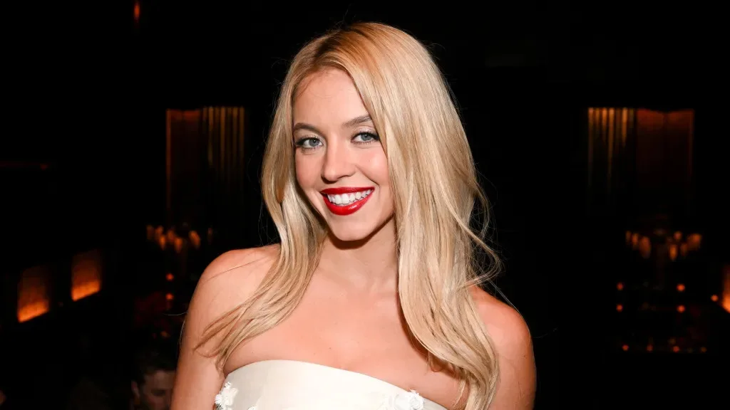  سيدني سويني xnxx