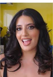 صورة بها الفتاة العراقية ساره اربك ضمن الحديث عن Sarah Arabic Porn Videos