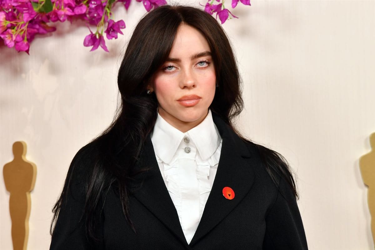 صورة بها المغنية الأمريكية بيلي إيليش ضمن الحديث عن sex billie eilish